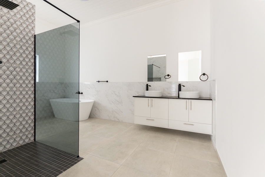 3 Bedroom Property for Sale in Brittania Beach Estate Western Cape